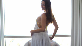 Ashley Adams Covered from Head to Toe in Lotion - бесплатное порно на GEEZ.TUBE