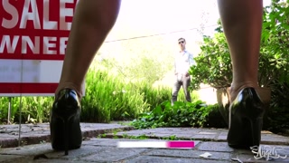 Outdoor Fun with Shemale and Guy - бесплатное порно на GEEZ.TUBE