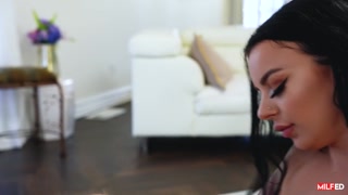 Thong-Wearing MILF Payton Preslee's Deepthroat - бесплатное порно на GEEZ.TUBE
