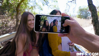 Friendship and Fun on a Hike - бесплатное порно на GEEZ.TUBE