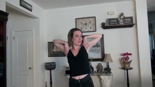 Hairy brunette Ruby Rose strips and teases - бесплатное порно на GEEZ.TUBE
