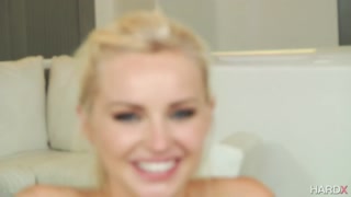 Смотри Staci Carr: Petite, Blonde, and Hot на GEEZ.TUBE - лучшие видео