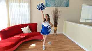 Fun Sized Cheerleader Cooch - бесплатное порно на GEEZ.TUBE