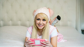 Big Titted Teen Gamer - бесплатное порно на GEEZ.TUBE