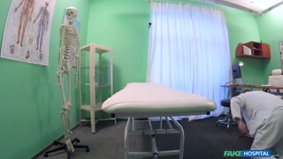 Kathy Gives Doctor a Handjob and Blowjob - бесплатное порно на GEEZ.TUBE