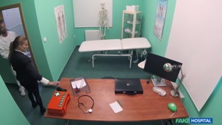 Doctor Gives Amazing Blowjob - бесплатное порно на GEEZ.TUBE
