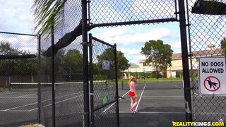 Смотри Cumshot on a Petite Blonde на GEEZ.TUBE - лучшие видео