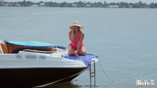 Kenzie Madison Reverse Cowgirl Ride - бесплатное порно на GEEZ.TUBE