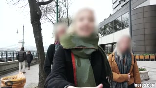Babe with Tits that Pop from Europe - бесплатное порно на GEEZ.TUBE