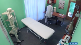 Office Medical Treatment with a Blowjob Prescription - бесплатное порно на GEEZ.TUBE