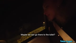 Doggystyle Fuck in Public Toilet - бесплатное порно на GEEZ.TUBE