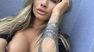 Anal Play and Orgasm on the Balcony - бесплатное порно на GEEZ.TUBE