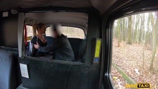 Thong Wearing Blonde Gets Squirted - бесплатное порно на GEEZ.TUBE