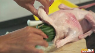 Shaved Pussy Gets Fucked on Thanksgiving - бесплатное порно на GEEZ.TUBE