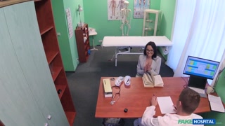 Doctor Fucks Pussy Standing - бесплатное порно на GEEZ.TUBE