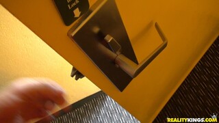 Blonde Candy Cumshot - бесплатное порно на GEEZ.TUBE