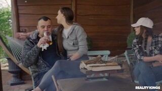 Смотри Mina's Thong Gets Spanked на GEEZ.TUBE - лучшие видео