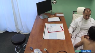 Petite brunette gets amateur medical fuck - бесплатное порно на GEEZ.TUBE