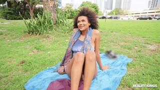 Смотри Cowgirl Fucking in Public with Alina Ali на GEEZ.TUBE - лучшие видео