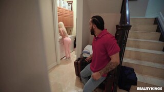  MILF Tiffani's Pussy Licking Fun  - бесплатное порно на GEEZ.TUBE