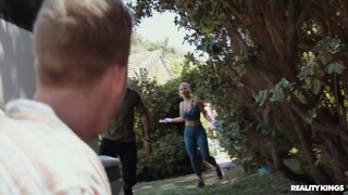 Lil Humper Gang Fucks a Short Haired MILF - бесплатное порно на GEEZ.TUBE