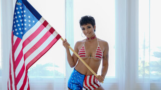Смотри American Naughtiness on July 4th на GEEZ.TUBE - лучшие видео