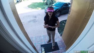 Hot Teen Delivery Girl Fucks For Extra Money - бесплатное порно на GEEZ.TUBE