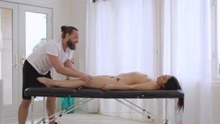 Big Ass Vanessa Sky Seduces Boss for Job - Facial Fun - бесплатное порно на GEEZ.TUBE