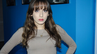 Intimate Strip Poker Session with Dani Blu - бесплатное порно на GEEZ.TUBE
