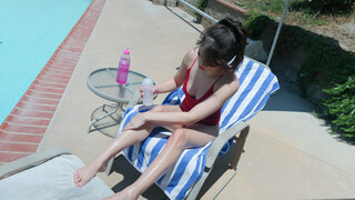 Poolside BJ - Liv Wild Swallows for Filthy Rich - бесплатное порно на GEEZ.TUBE