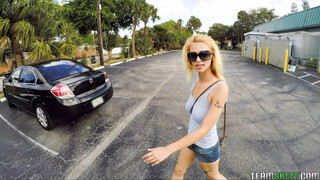 Смотри Bruno Dickemz Buys Public Sex from Teen Lilli Dixon на GEEZ.TUBE - лучшие видео