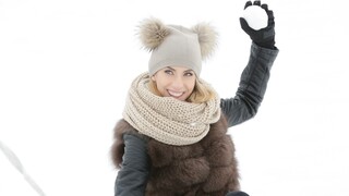 Natural Tits Blonde Gets Pounded & Cumshot in Winter Wonder - бесплатное порно на GEEZ.TUBE