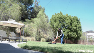 Reagan Foxx and Rico's Outdoor Yard Fun - бесплатное порно на GEEZ.TUBE