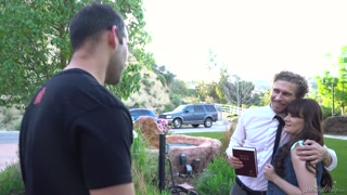 Michael Vegas & Alison Rey's Wild BTS Piercing Scene - бесплатное порно на GEEZ.TUBE