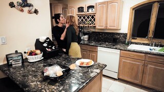 Deepthroat Blowjob - Lacy Lennon Swallows David Lee's Load - бесплатное порно на GEEZ.TUBE