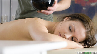 Erin's Hot Teen Body Explodes from Xavier's Touch - бесплатное порно на GEEZ.TUBE