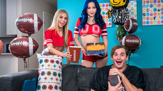 Blonde vs Brunette - Taboo Threesome with Big Cock - бесплатное порно на GEEZ.TUBE
