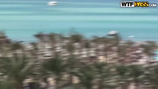 Amateur couple Leony Aprill fucks 3 babes in Egypt - Beach action - бесплатное порно на GEEZ.TUBE