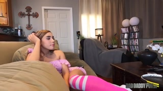 Hot Teen Alita Lee Submits to Step Daddy - бесплатное порно на GEEZ.TUBE