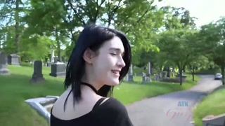 POV walking with Ivy Aura as she exposes herself - бесплатное порно на GEEZ.TUBE