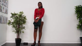 Смотри Young Ebony Missy Gets Fucked in Casting на GEEZ.TUBE - лучшие видео