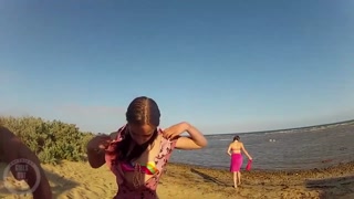 Смотри BTS Footage: Millie & Rylee’s Hot Dolphin Shoot на GEEZ.TUBE - лучшие видео