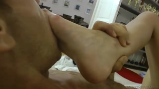 Jessyka Swan submits to Rocco’s POV foot fetish desires - бесплатное порно на GEEZ.TUBE