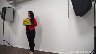 Смотри Petra - Gorgeous Brunette Casting Euro Babe на GEEZ.TUBE - лучшие видео