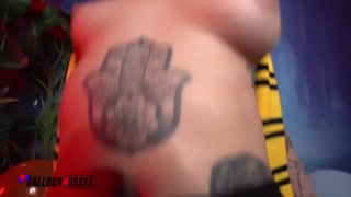 Big Tits Tattoo Babe Stella Rae - Halloween Balloon POV - бесплатное порно на GEEZ.TUBE
