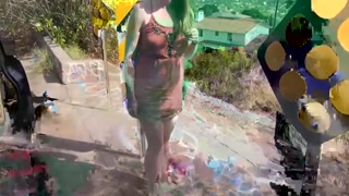 Skinny Lara Brookes pissing outdoors with big tits bouncing - бесплатное порно на GEEZ.TUBE