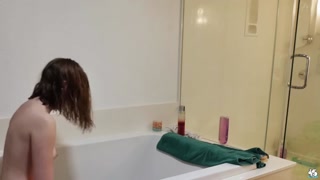 Love Twins Lindsey & Mike - Shower Rimjob & Pussy Eating - бесплатное порно на GEEZ.TUBE