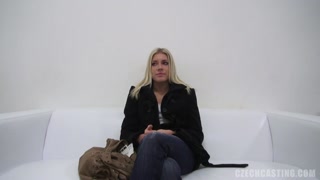 Смотри Klara’s Winsome Casting: Czech Blonde and Toys на GEEZ.TUBE - лучшие видео
