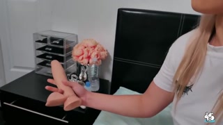 Blonde Teen Aria Banks Fucks Herself Hard in Pink Stockings - бесплатное порно на GEEZ.TUBE