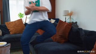 She Craves That Little Dick - Big Tits Blowjob - бесплатное порно на GEEZ.TUBE